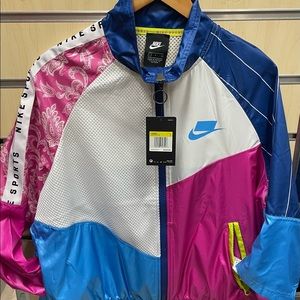 NIKE WOMEN TRACK JACKET AND PANTS !!